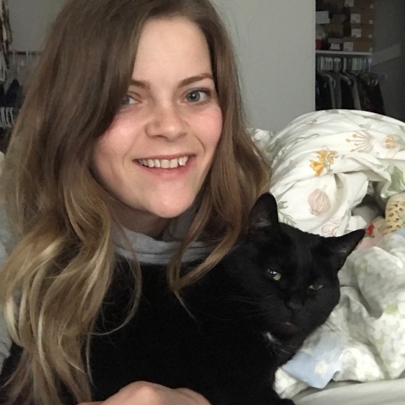 Meet your Posher, Bobbie-jo - Picture 3 of 4